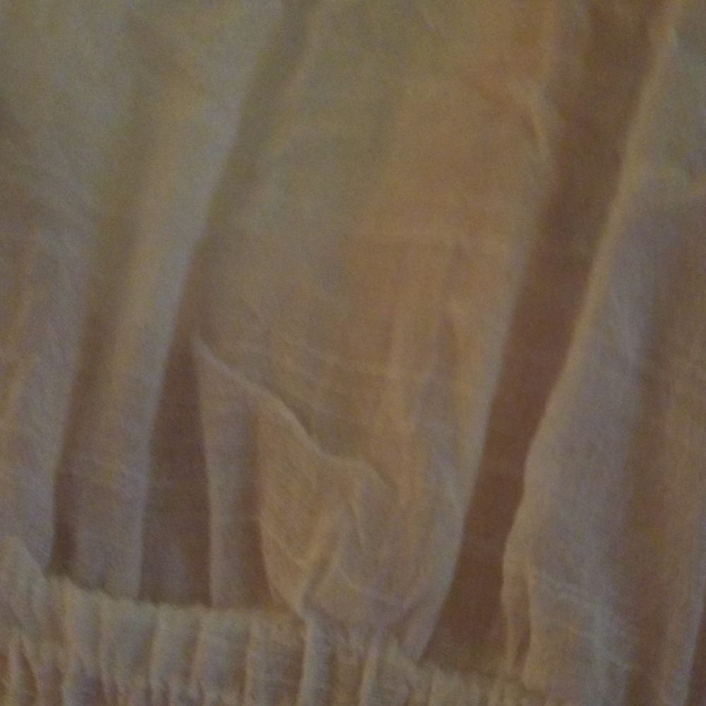 White top - Picture 2 of 8